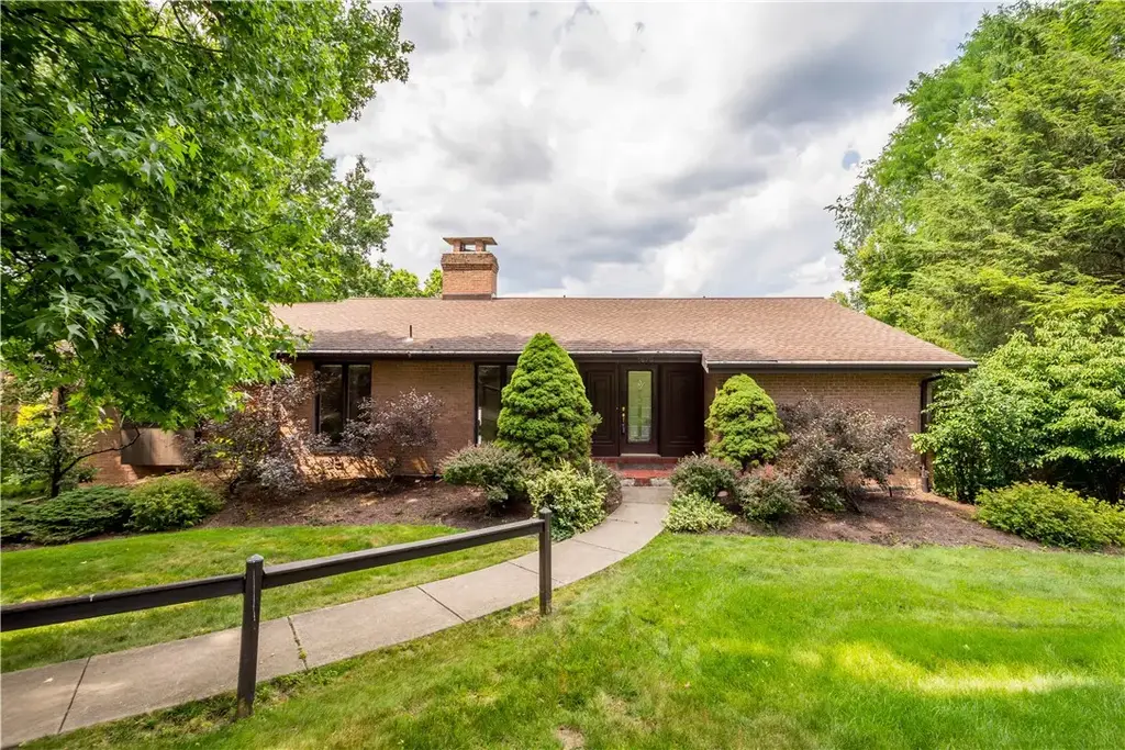 1679 Hastings Mill, Upper St Clair