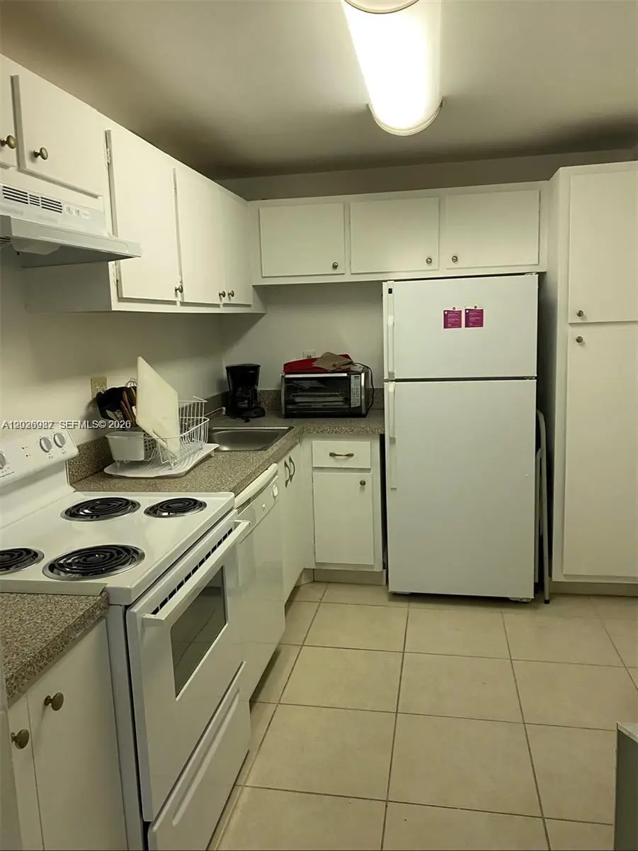 3 of 3 - 1800 Sans Souci Boulevard #402, North Miami, FL
