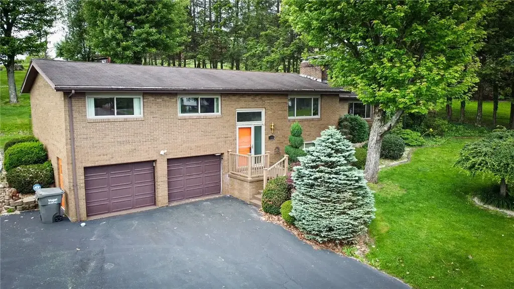 102 Lyn Dale Drive , Center