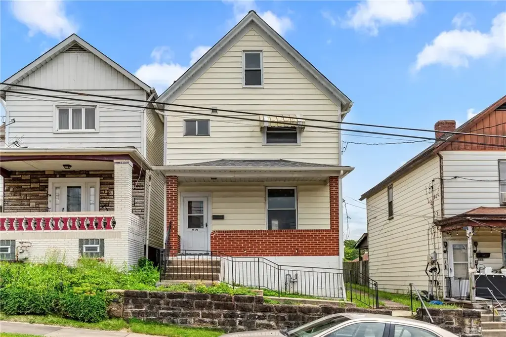919 Brinton Avenue , Pitcairn