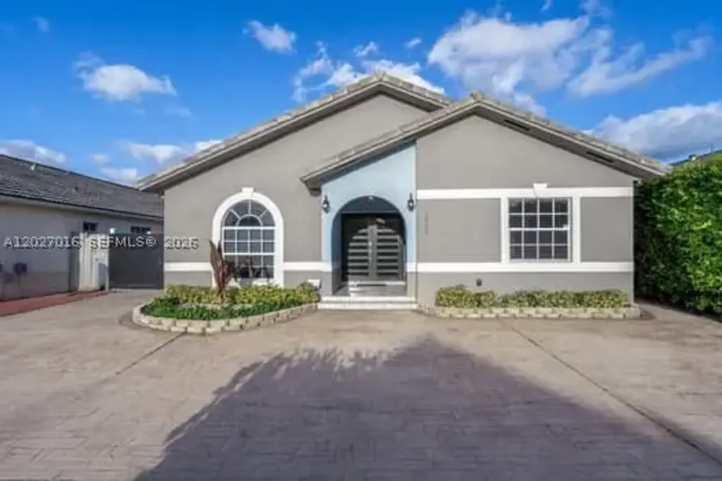 7503 W 34th Ln, Hialeah