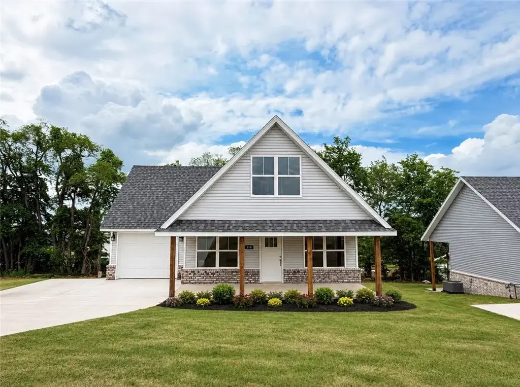 348 Lavona Lane, Huntsville