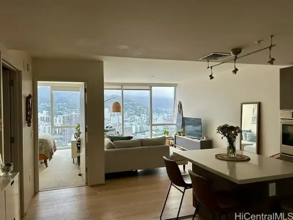 (unit #4312) 888 Kapiolani Boulevard, Honolulu