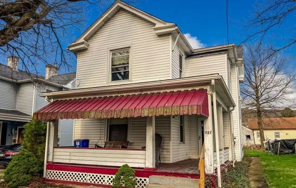 1127 Sycamore Street , Connellsville