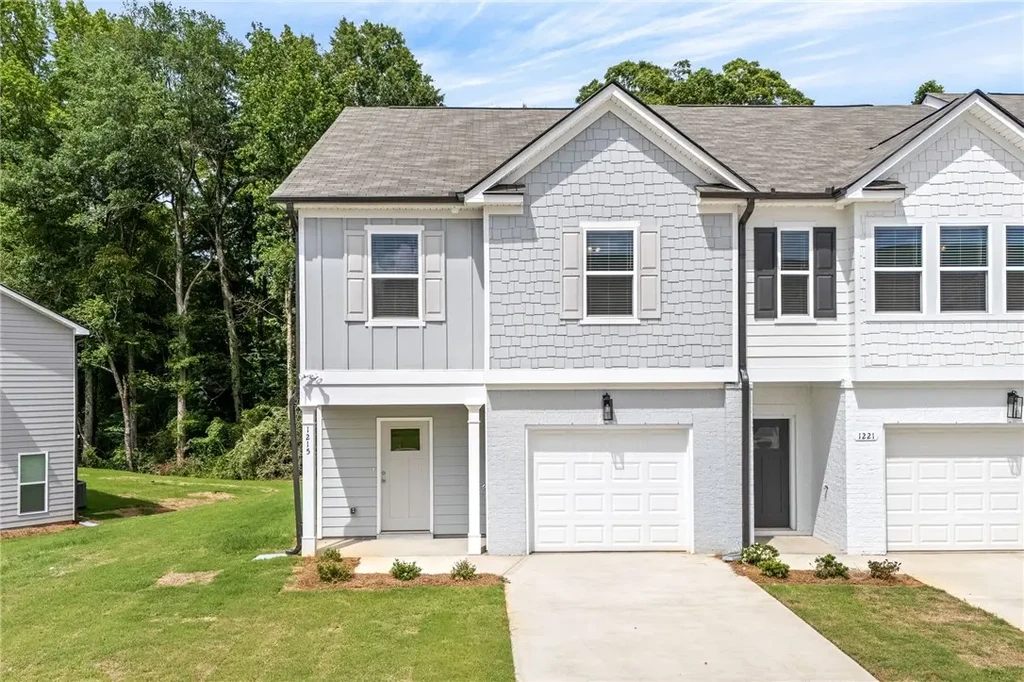 1215 Mccoy St, Opelika