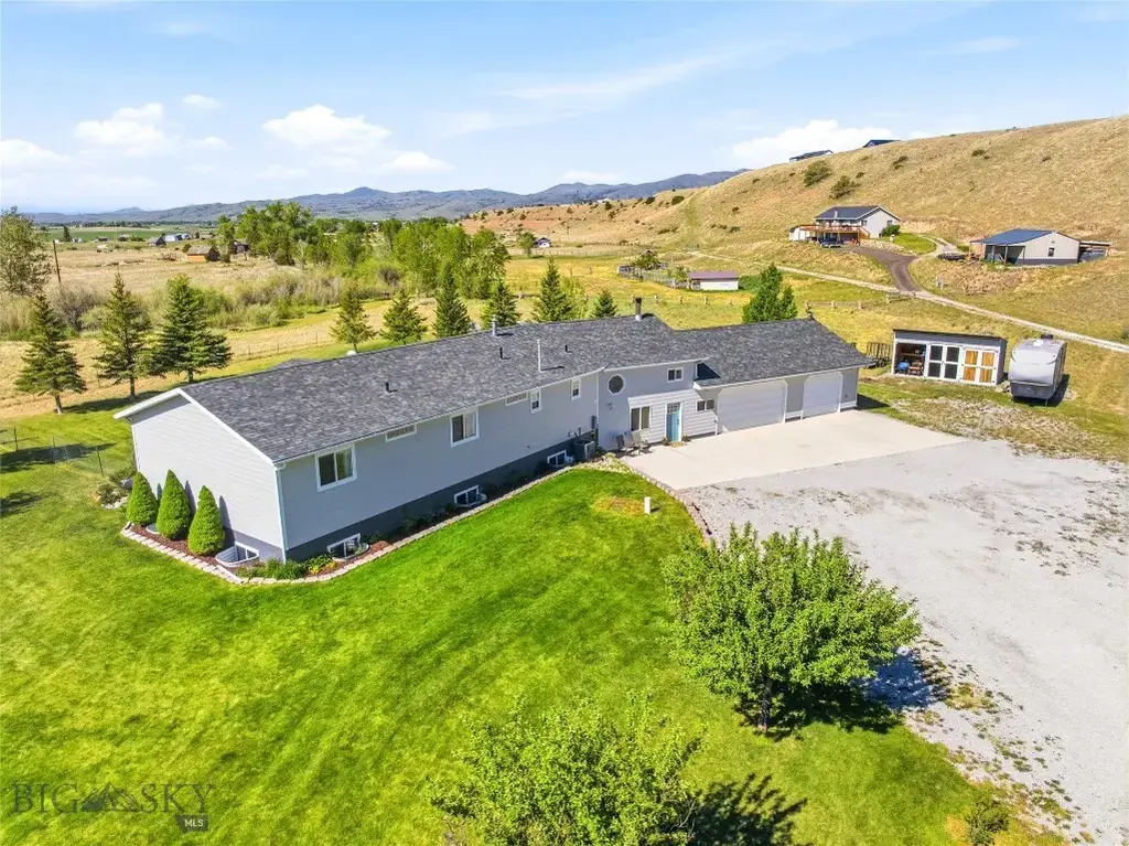 425 Lower Deep Creek Road, Townsend