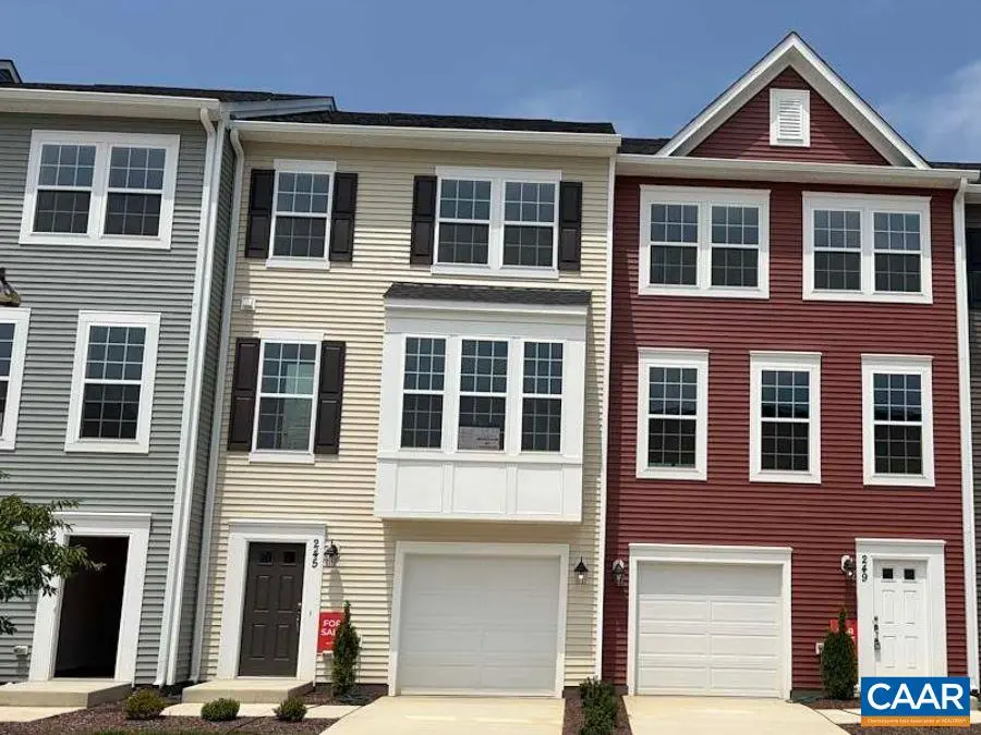 245 Cheshire Ln, Waynesboro