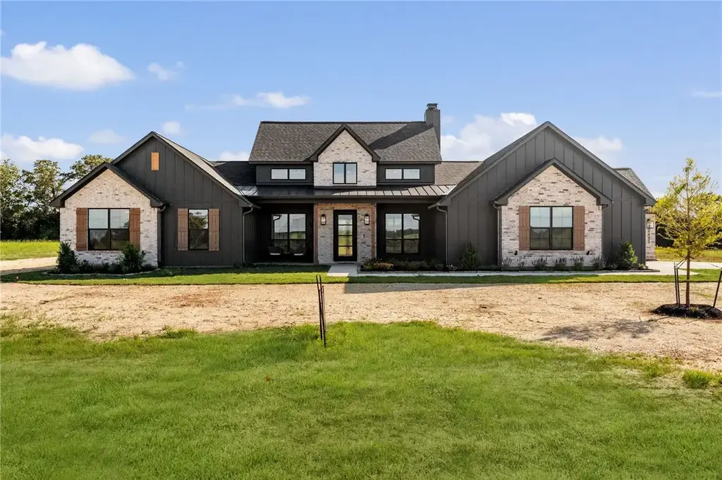 2433 Coronado Estates Drive, Bryan