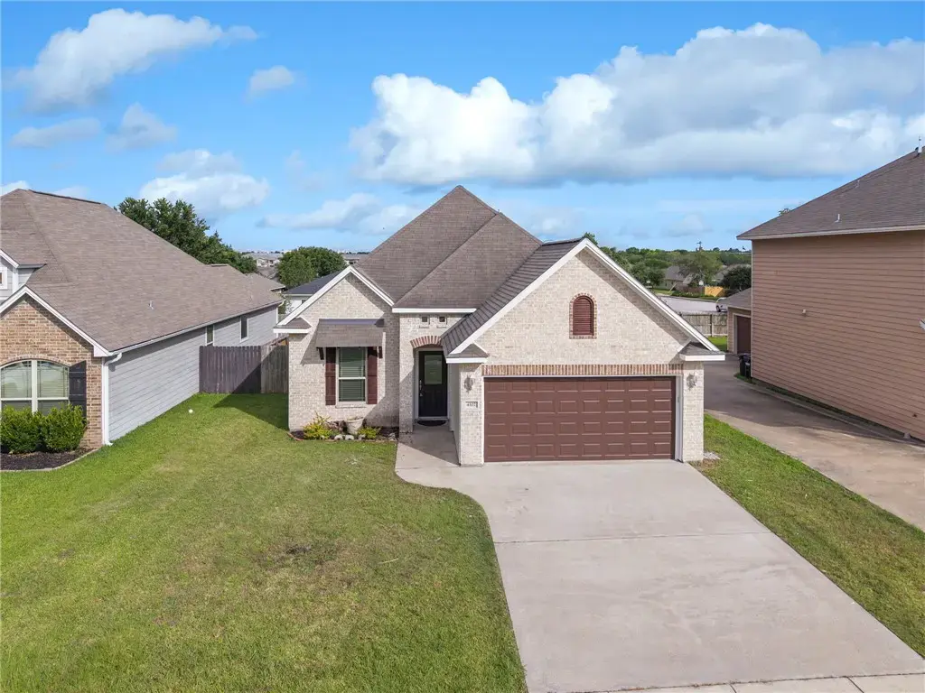 4102 Whispering Creek Drive, College Station