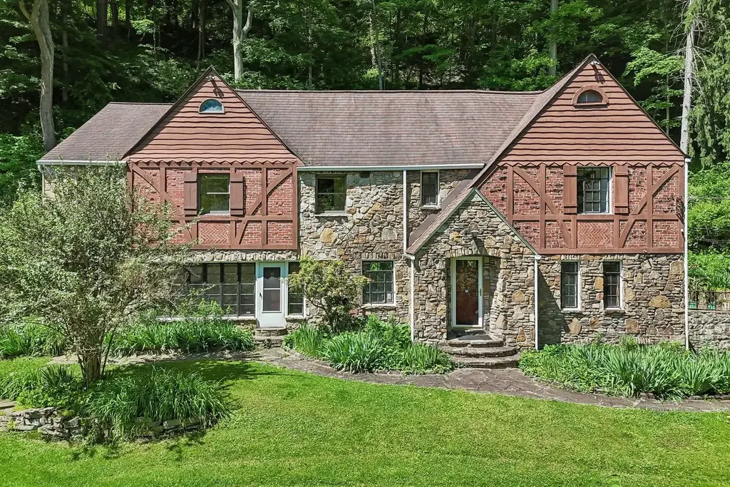 550 Rosecrest Drive, Monroeville