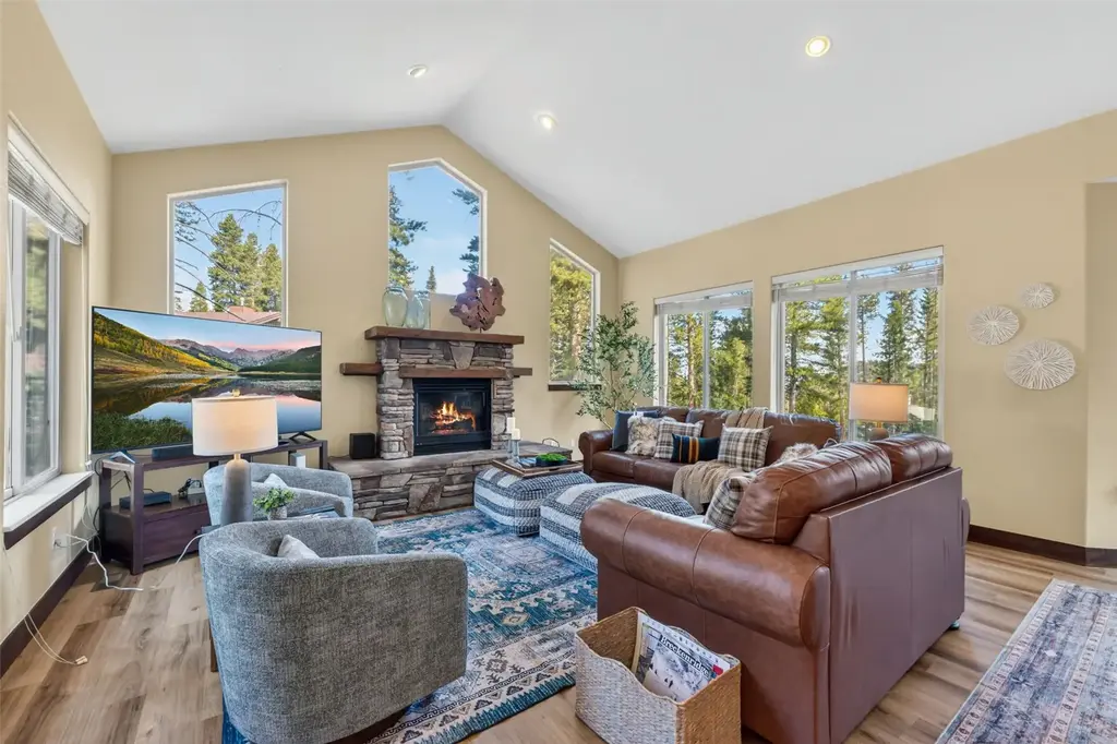 56 Burntwood Lane, Breckenridge