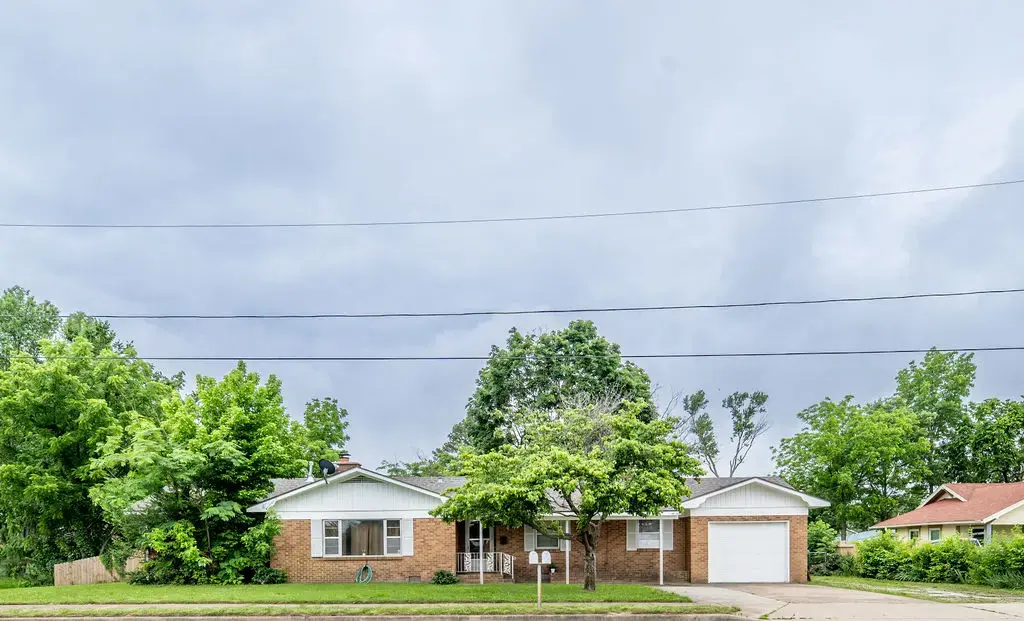 410 W Olive Street, Rogers
