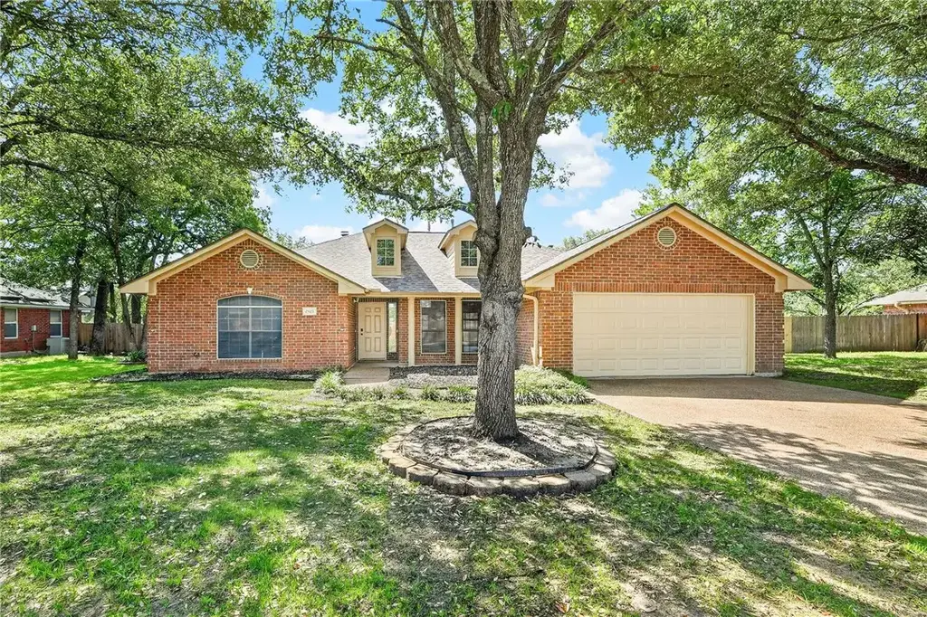 2925 Mirrormere Circle, Bryan