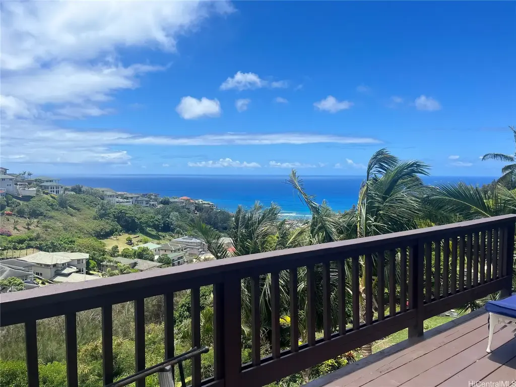 2067 Omea Place, Honolulu