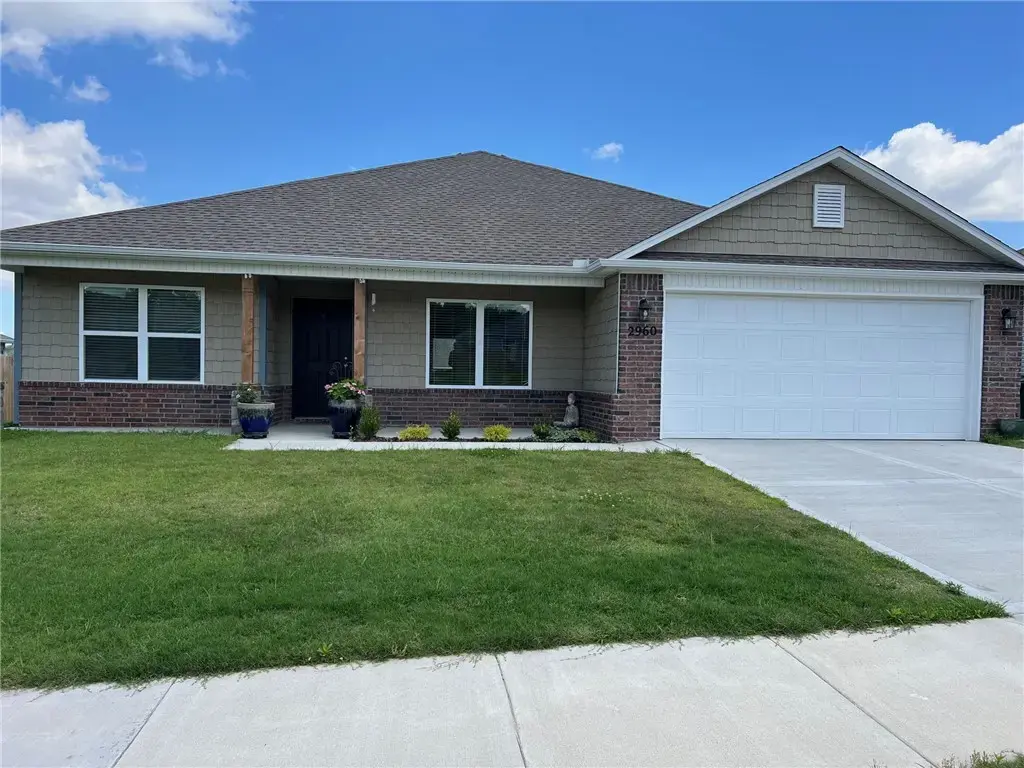 2960 W Mclaren Drive, Fayetteville