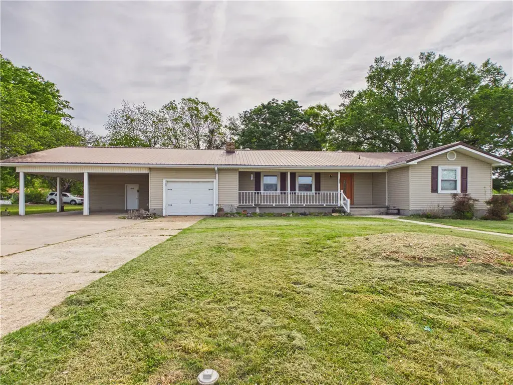 803 N Springfield Street, Berryville