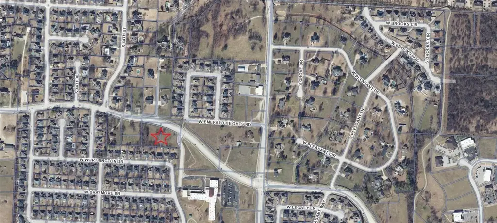 4314, 4316 W Pleasant Grove Road, Rogers