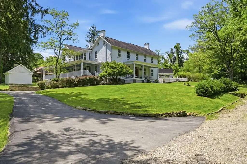 400 Cove, South Franklin