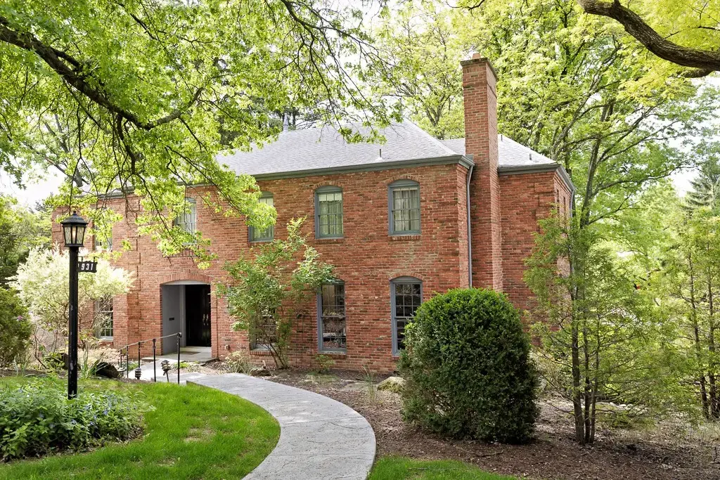 931 Valleyview, Mt Lebanon