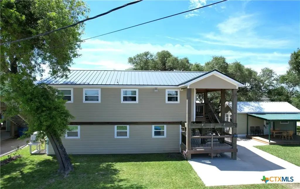 911 W Madison Avenue, Port O'Connor