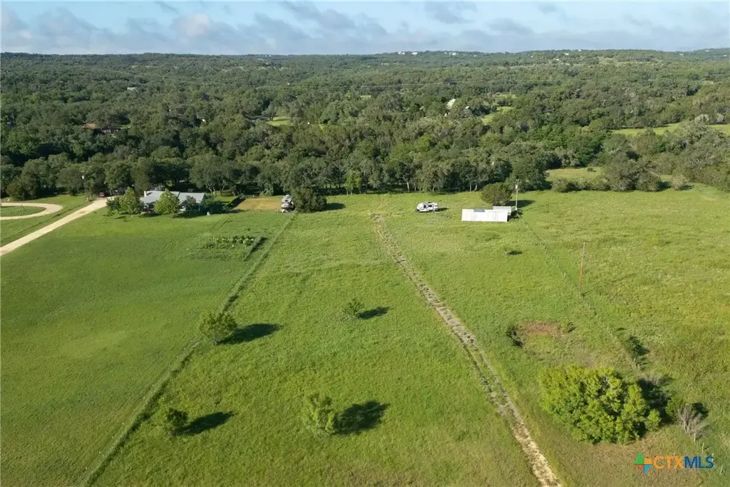 3411 Mail Route Road, Fischer