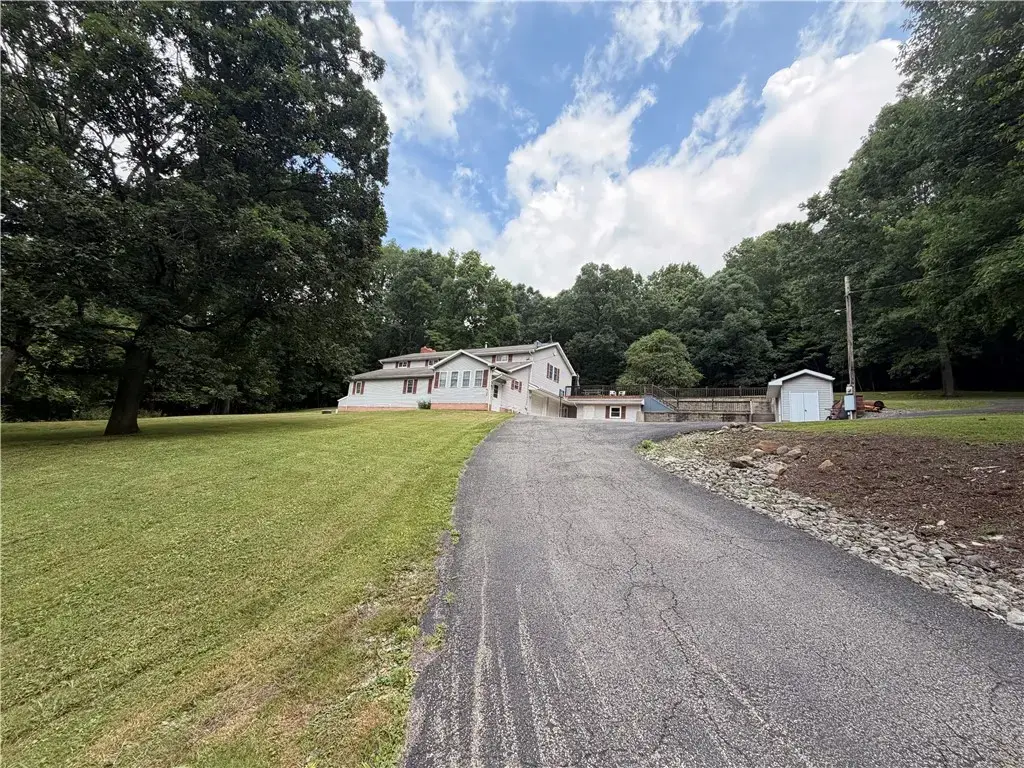526 River Road , Mahoning