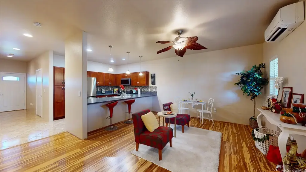 422 Kunehi Street # 806, Kapolei