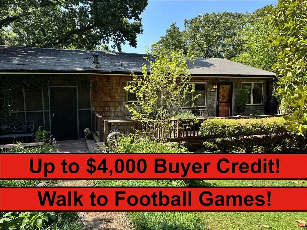 1111 Valley View Drive, Fayetteville