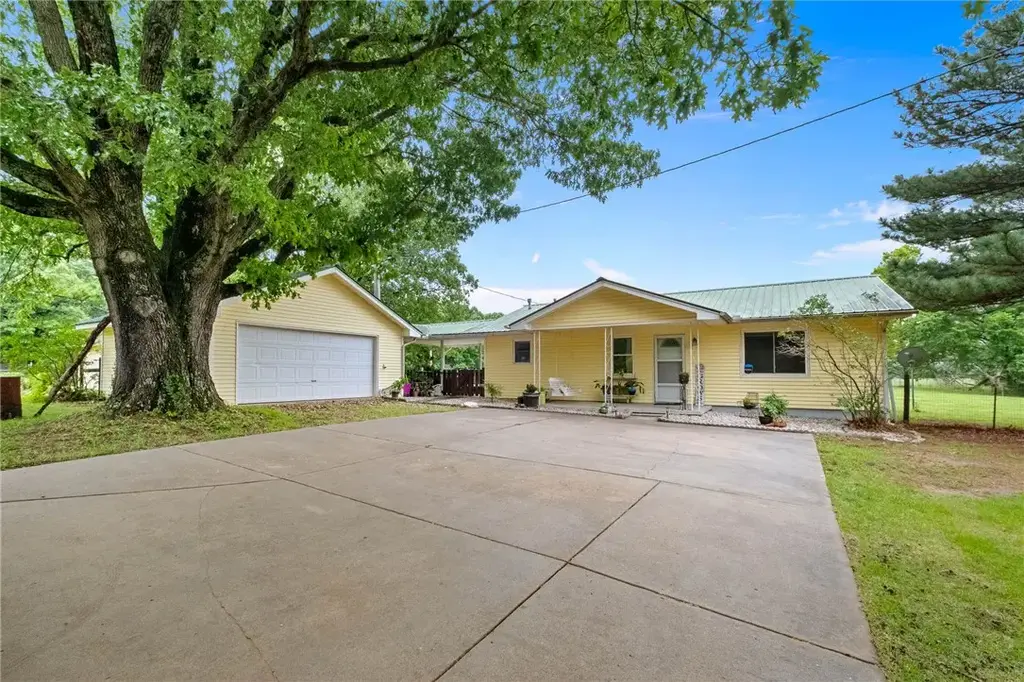 10853 412 Highway, Kansas