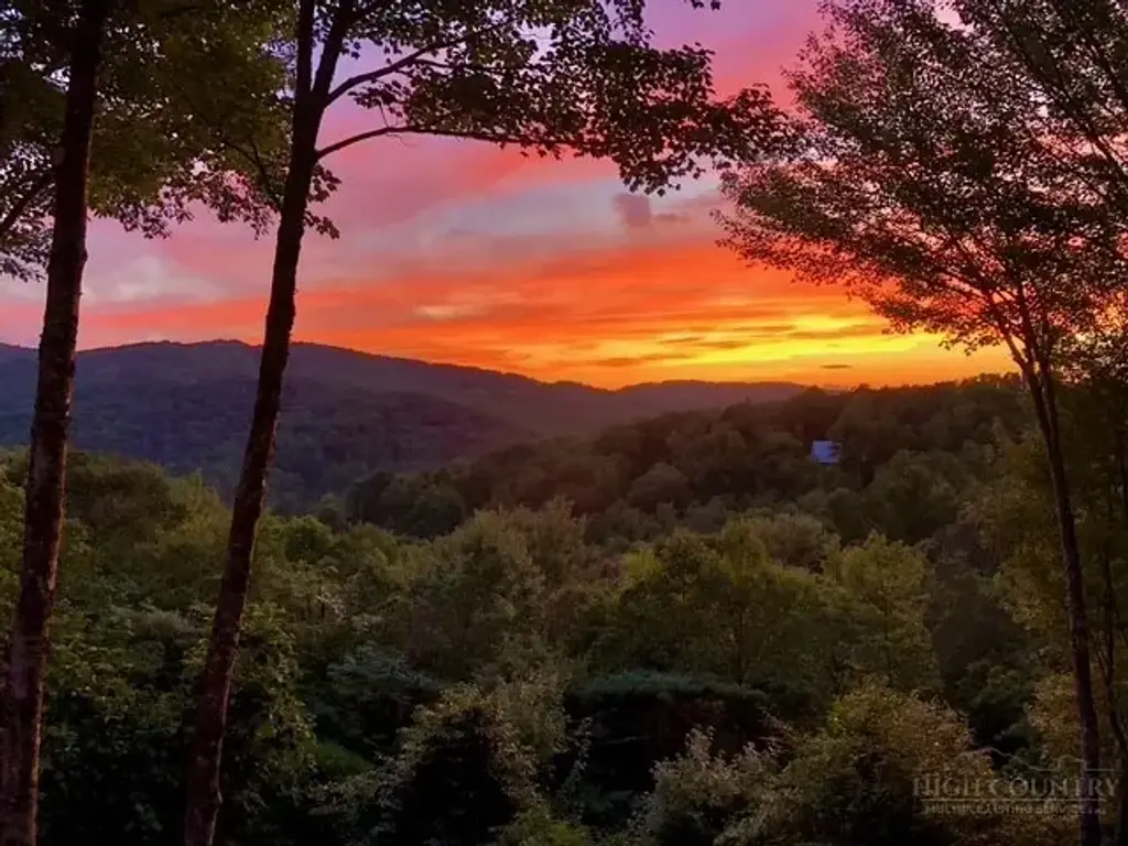 173 Rhododendron Drive, Beech Mountain