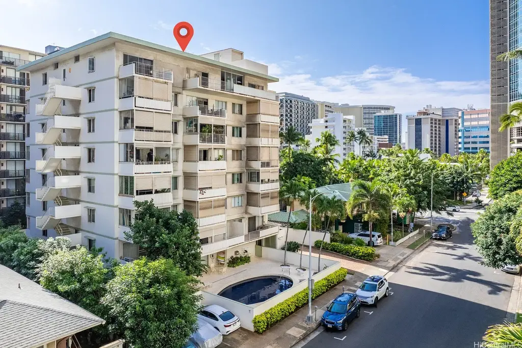 (unit #203) 411 Kaiolu Street, Honolulu