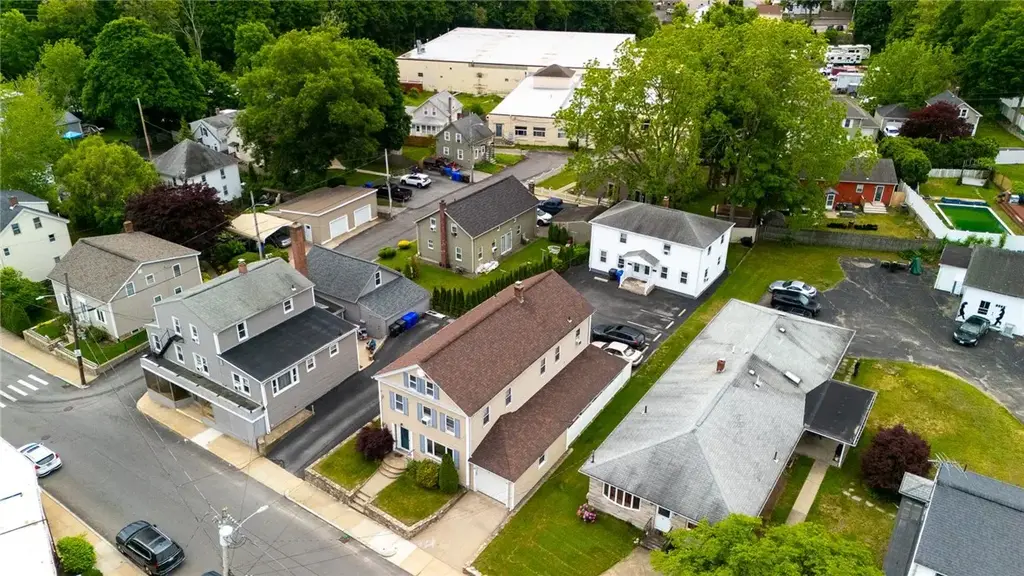 27 Pike St, West Warwick