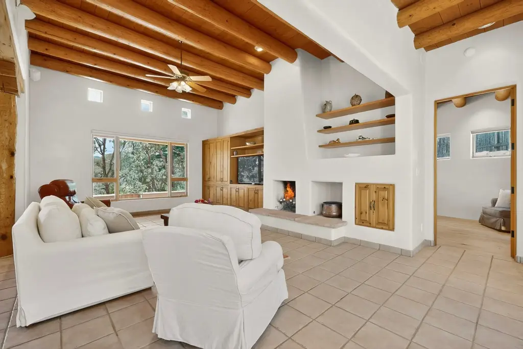 850 Paseo De Don Carlos, Santa Fe