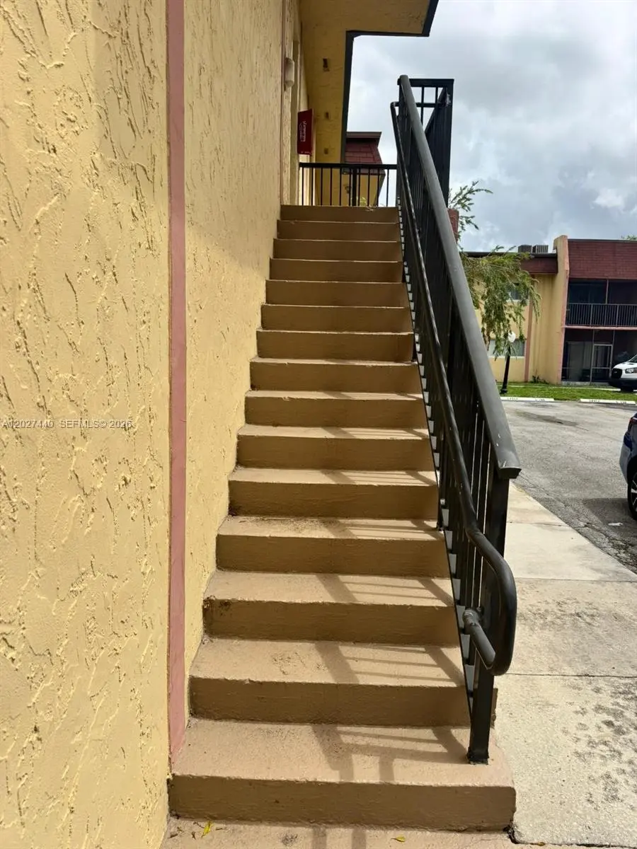 4 of 6 - 2854 Nw 55th Avenue #2b, Lauderhill, FL