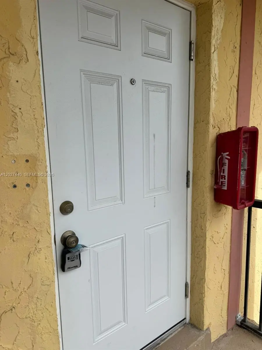5 of 6 - 2854 Nw 55th Avenue #2b, Lauderhill, FL