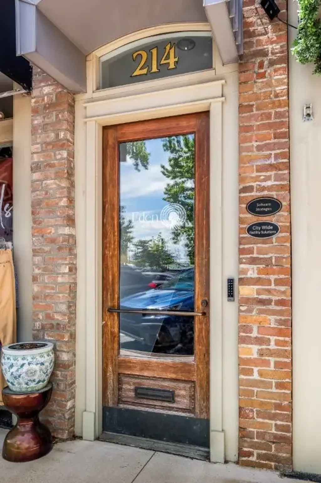 214 S 1st Street 204, Rogers