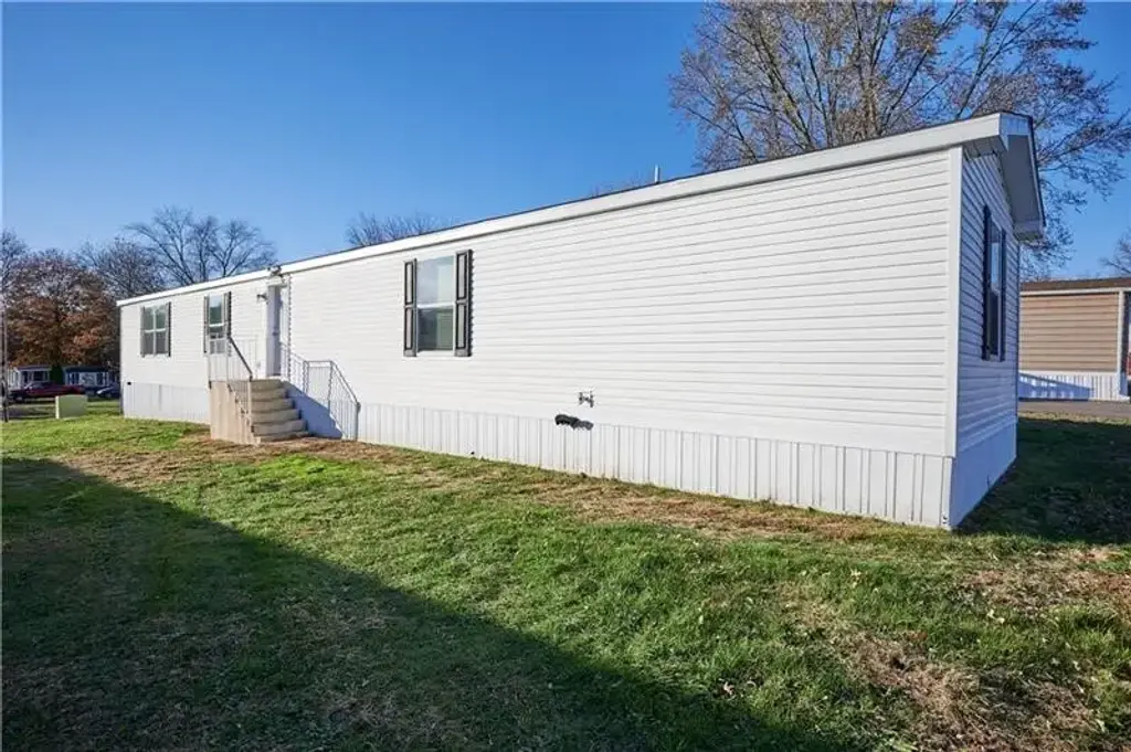 130 Brook Lane , Middlesex