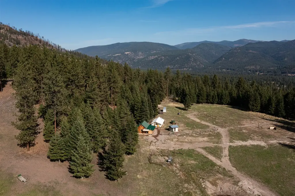814 Quartz Road, Superior