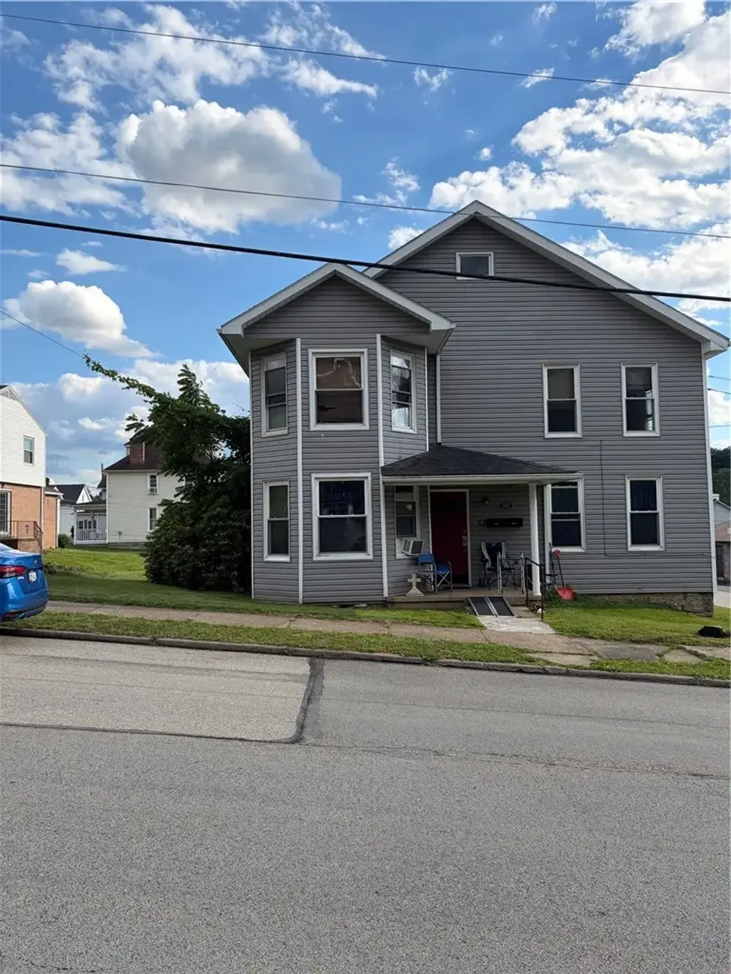 702 Vine, West Newton