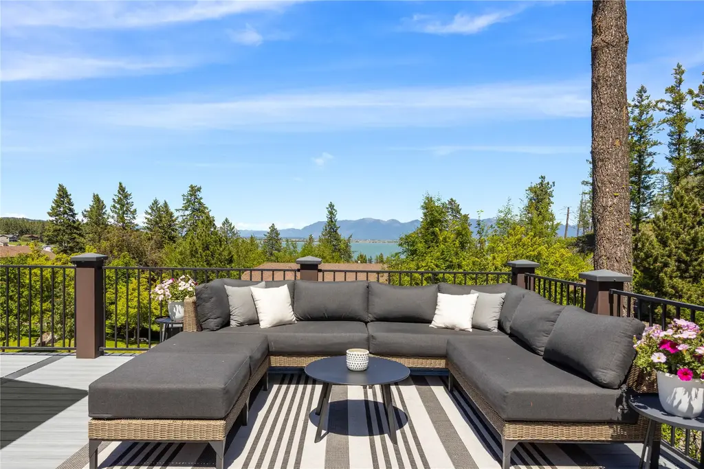 354 Jib Lane, Lakeside