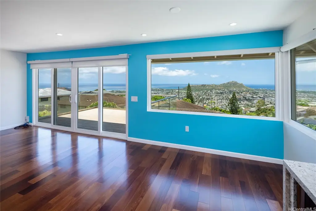 3933 Nioi Place, Honolulu