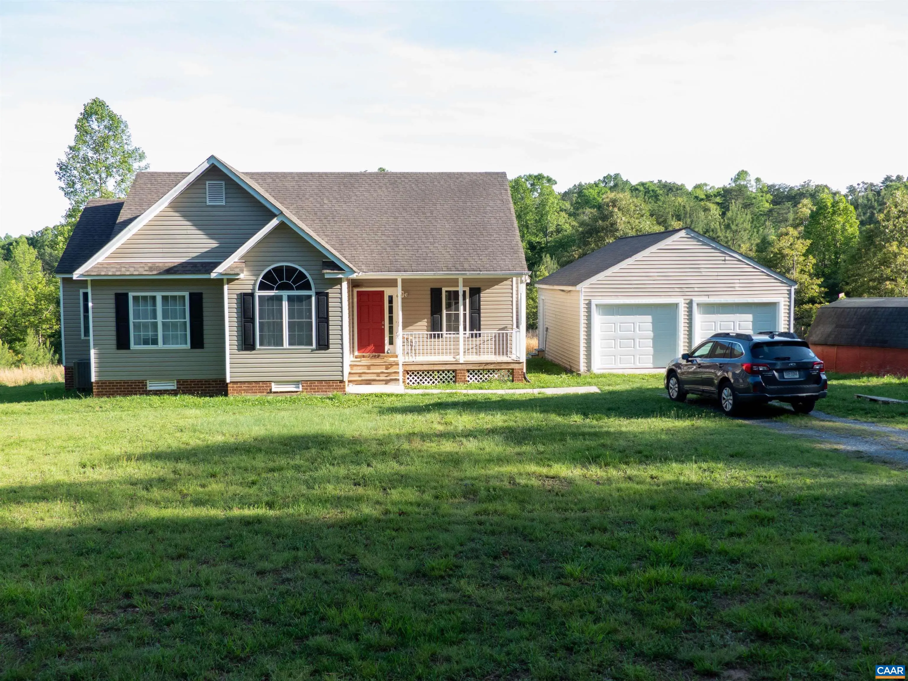 1307 Hardware Rd, Scottsville