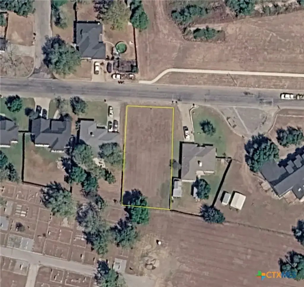 805 E Second Street, Cuero