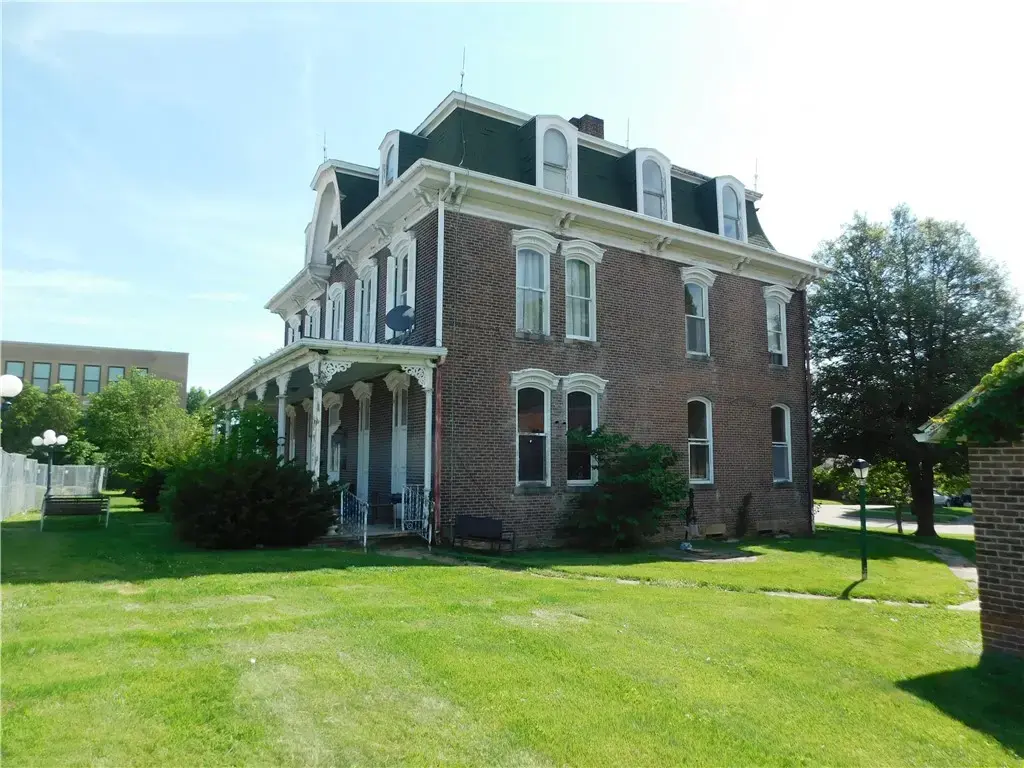 367 Morgantown Street, Uniontown