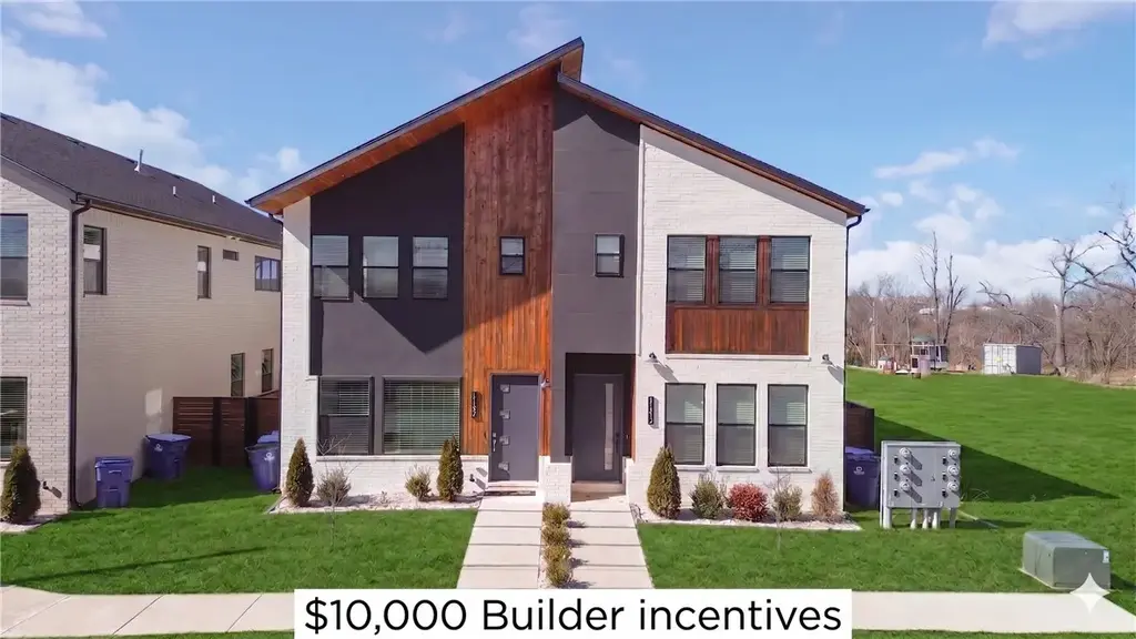 1149 Ne Monroe Street, Bentonville