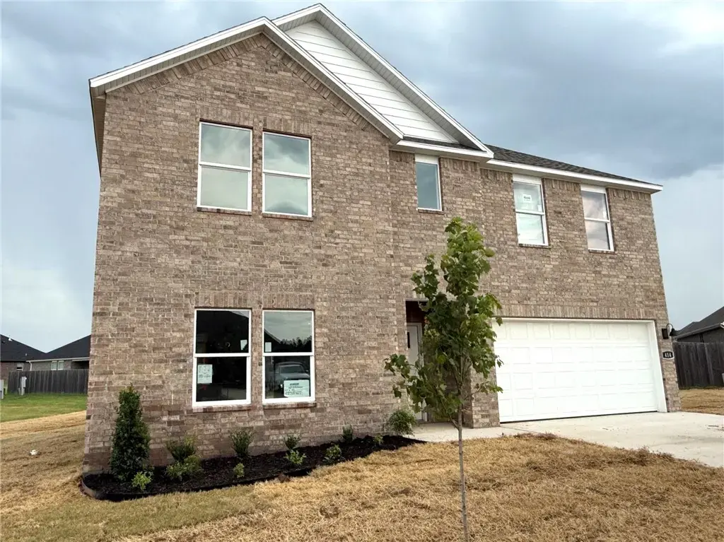 414 W Canada Drive, Farmington