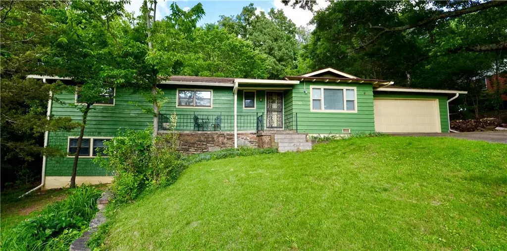 1982 Greenview Drive, Fayetteville
