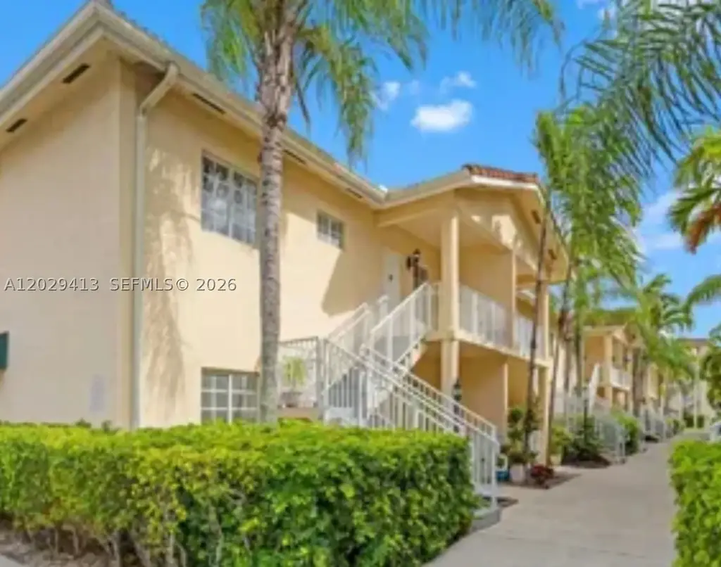 6972 Nw 179th St 108-4, Hialeah