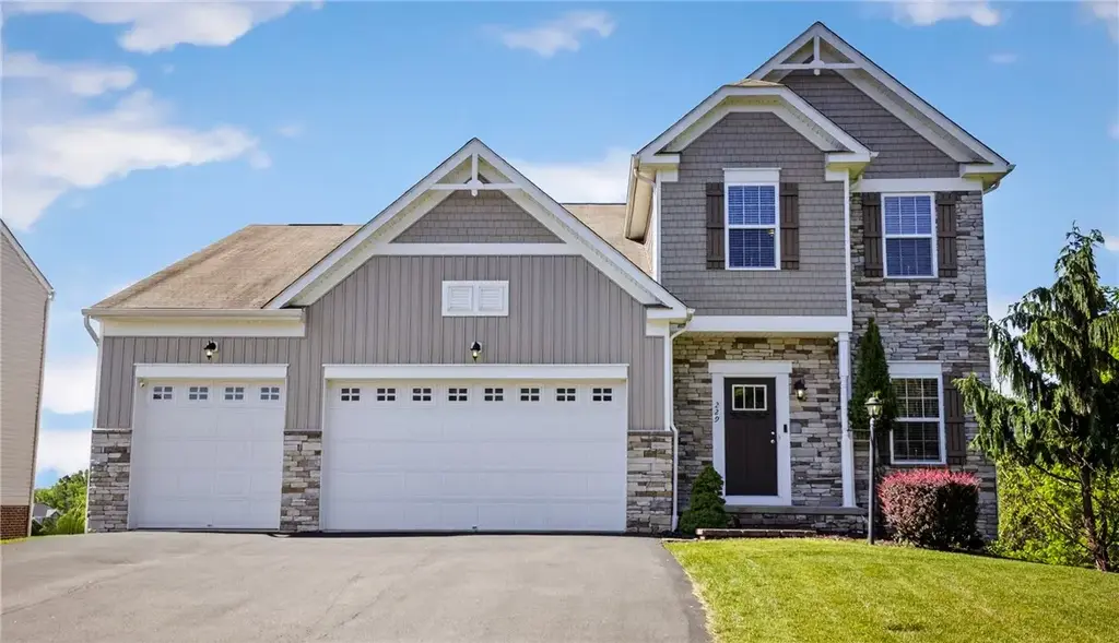 229 Country Barn Road , Chartiers
