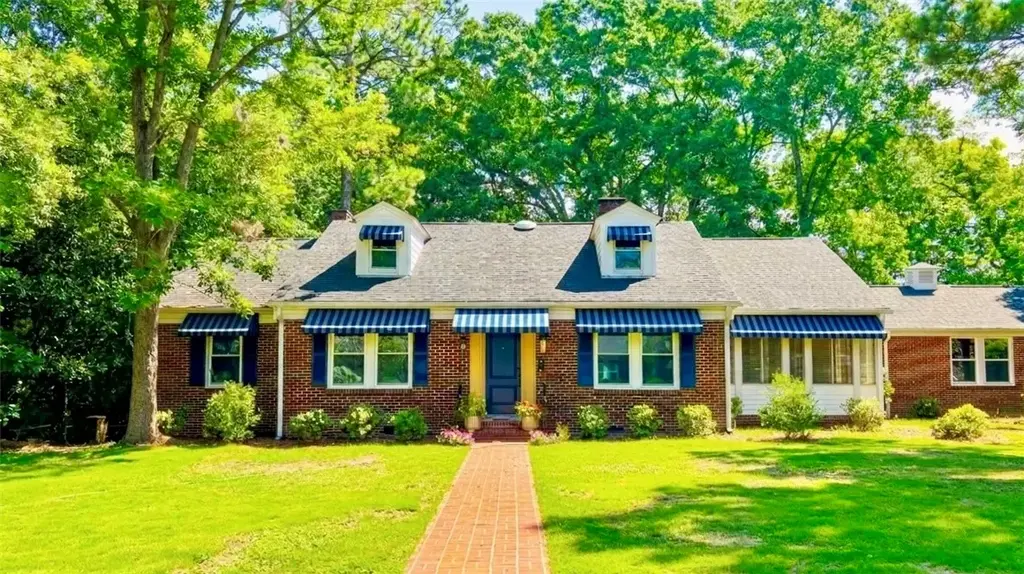 715 N 10th St, Opelika